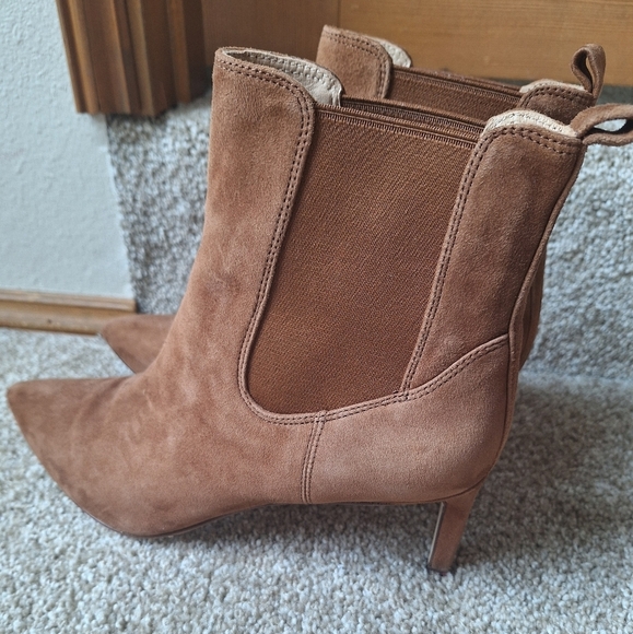 Veronica Beard Leeland Pointed Toe Suede Chelsea Boot Womens Size 9 - Picture 2 of 10